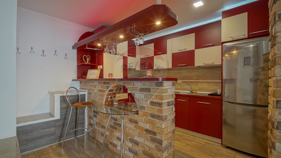 8 room House / Villa for sale, Aurel Vlaicu area