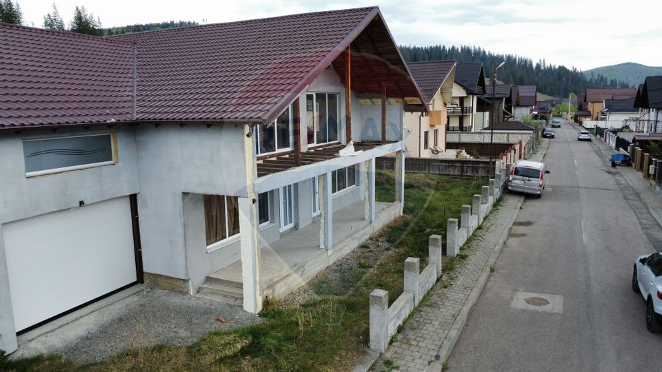 8 room House / Villa for sale, Nord area