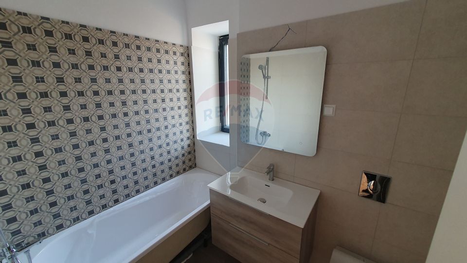 Apartament cu 3 camere, Complex Victoria 100 mp