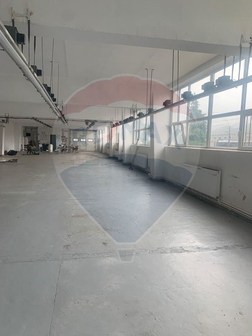 400sq.m Industrial Space for rent, Periferie area