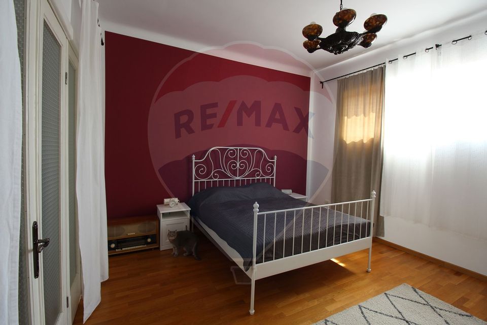 4 room Apartment for rent, P-ta Unirii area