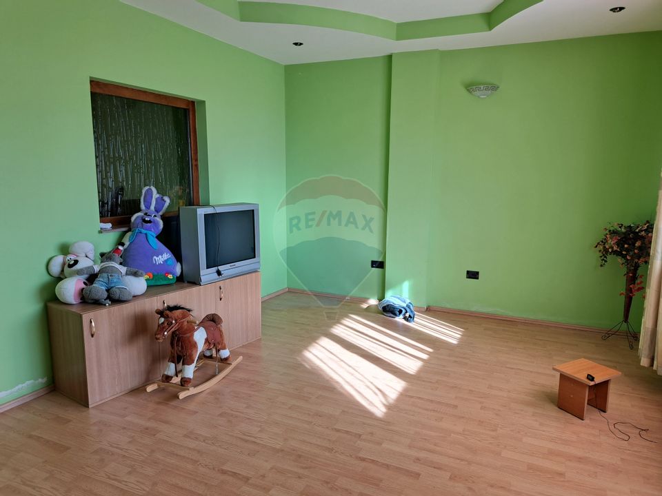 Spațiu de închiriat semicentral, 600 mp