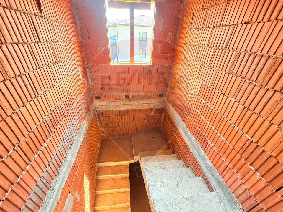 Detached house / villa for sale | Red | Dragomiresti-Vale/