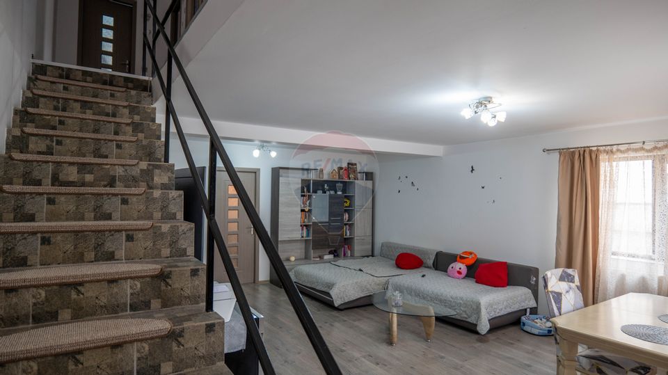 4 room House / Villa for sale, Exterior Est area