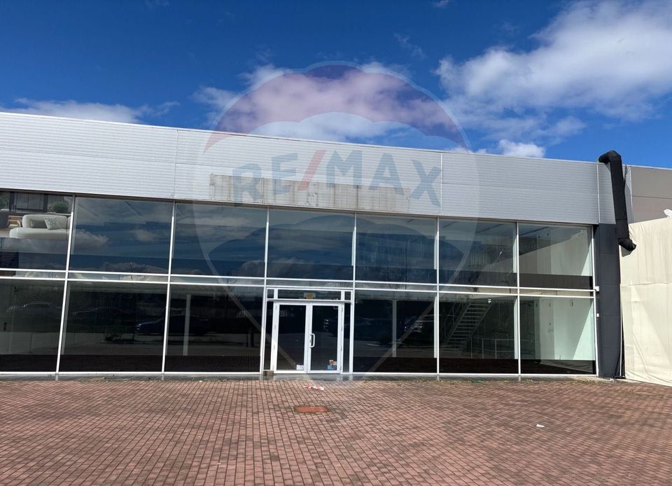 1,000sq.m Commercial Space for rent