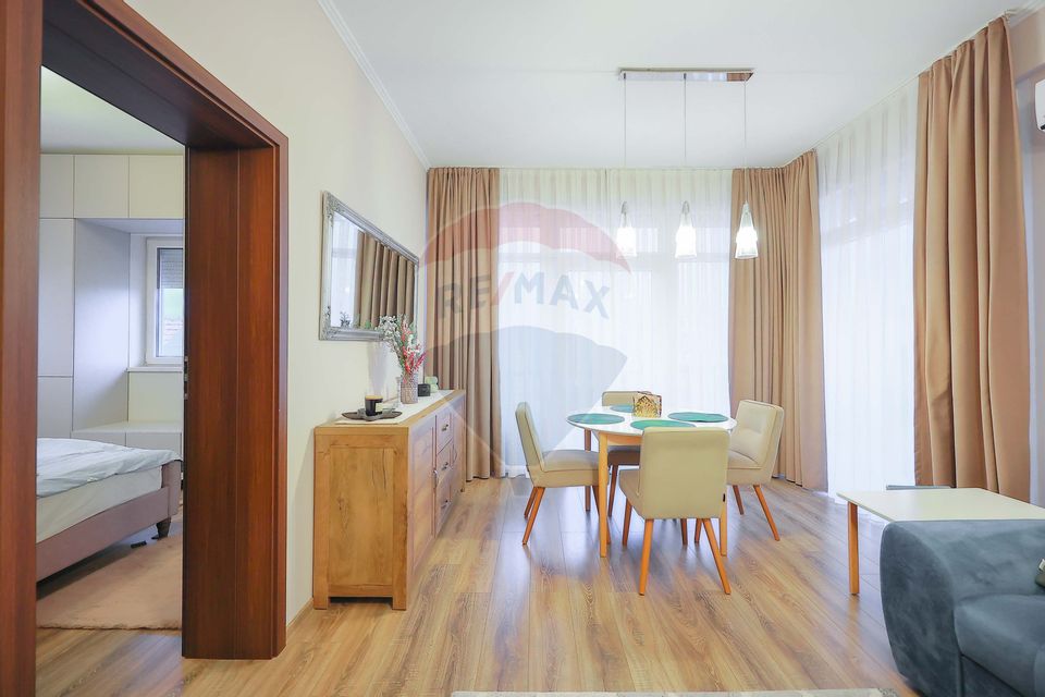 Apartament de Vânzare cu 3 camere și Parcare, Zona Dealuri