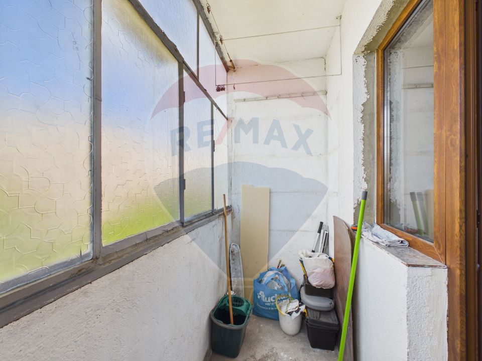 Apartament 3 camere, decomandat de vânzare în zona Aparatorii Patriei