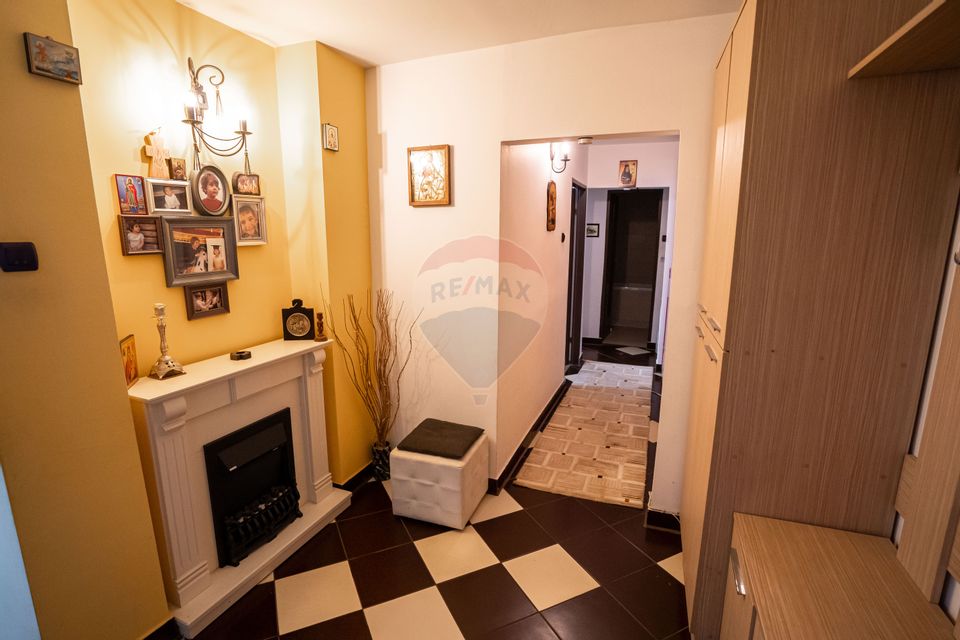 Apartament cu 3 camere de vânzare în zona Obcini