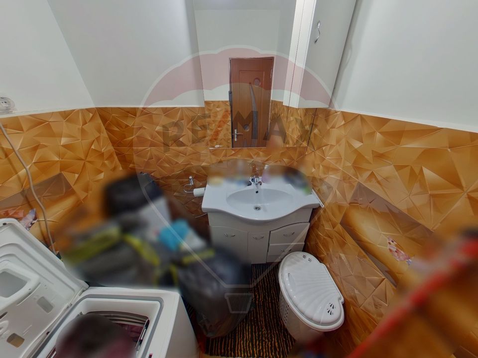 Apartament cu 3 camere de vânzare în zona Est