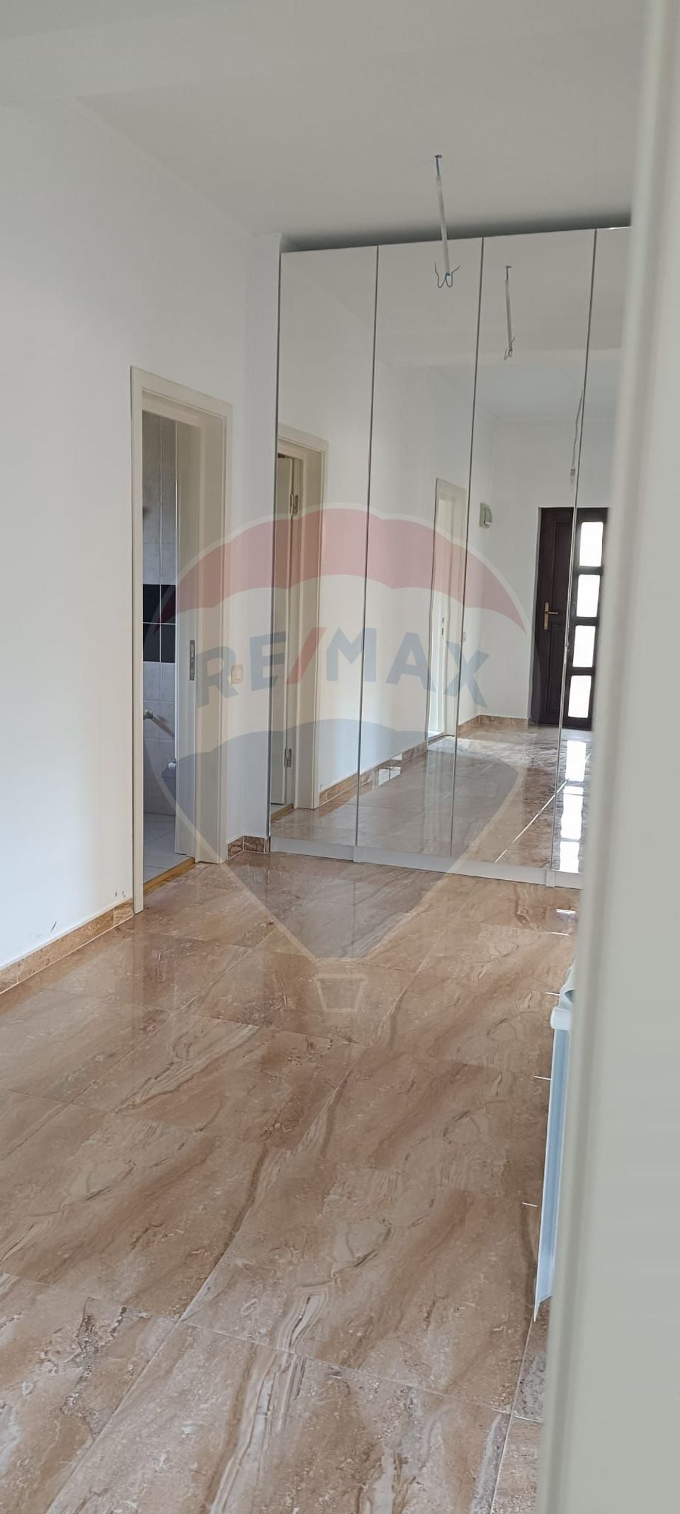 5 room House / Villa for sale, Ferme area