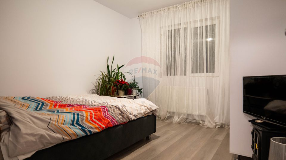 Vanzare apartament 3 camere, decomandat spatios si luminos, Dobroesti