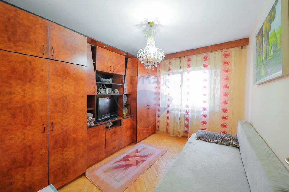 Apartament 3 Camere, Zonă Fără Trafic/Liniștită, Dragoș Vodă, Vânzare