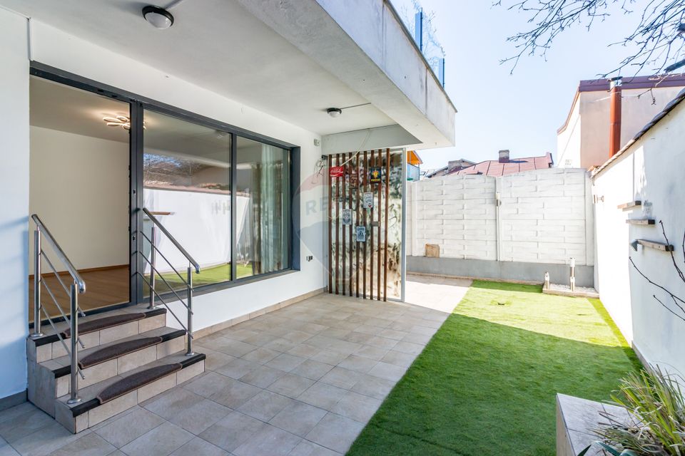 Apartament de vanzare în Bucurestii Noi, curte 80 mp, parcare, boxa