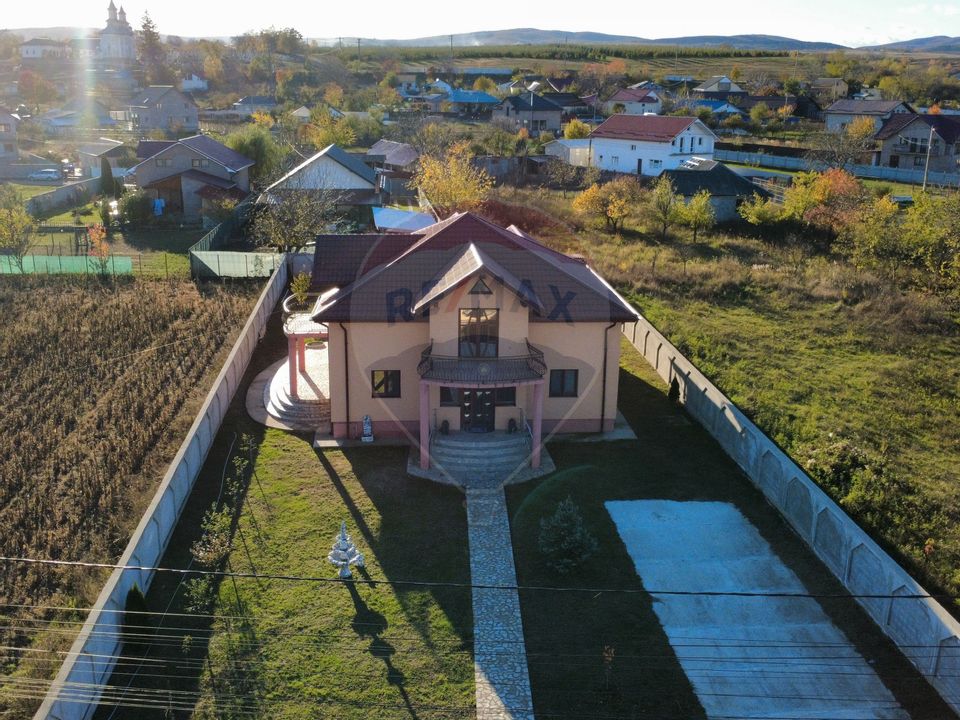 5 room House / Villa for sale