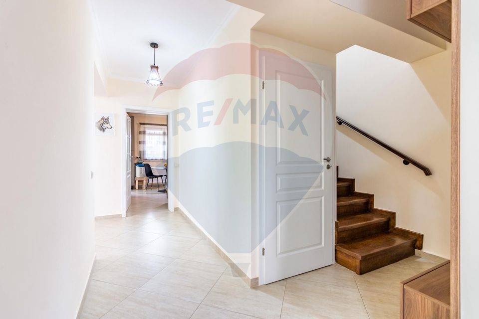 Casă / Vilă de vanzare in Corbeanca, Petresti, acces rapid in oras