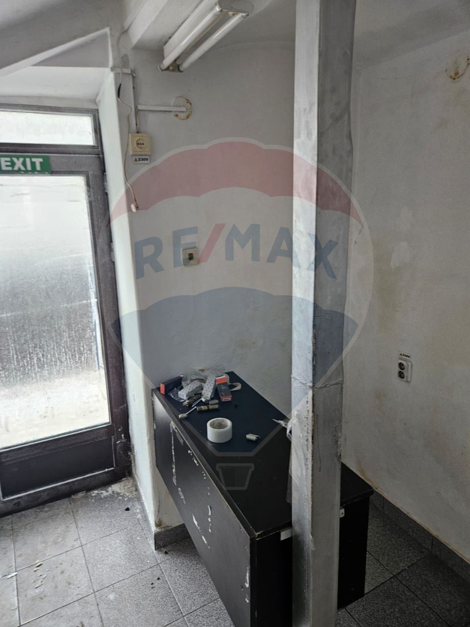 8sq.m Commercial Space for rent, Ultracentral area