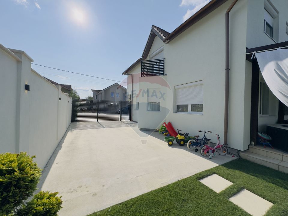 Casă / Vilă 5 camere,piscina Cart.Orizont 2 zona Metropolitana Oradea