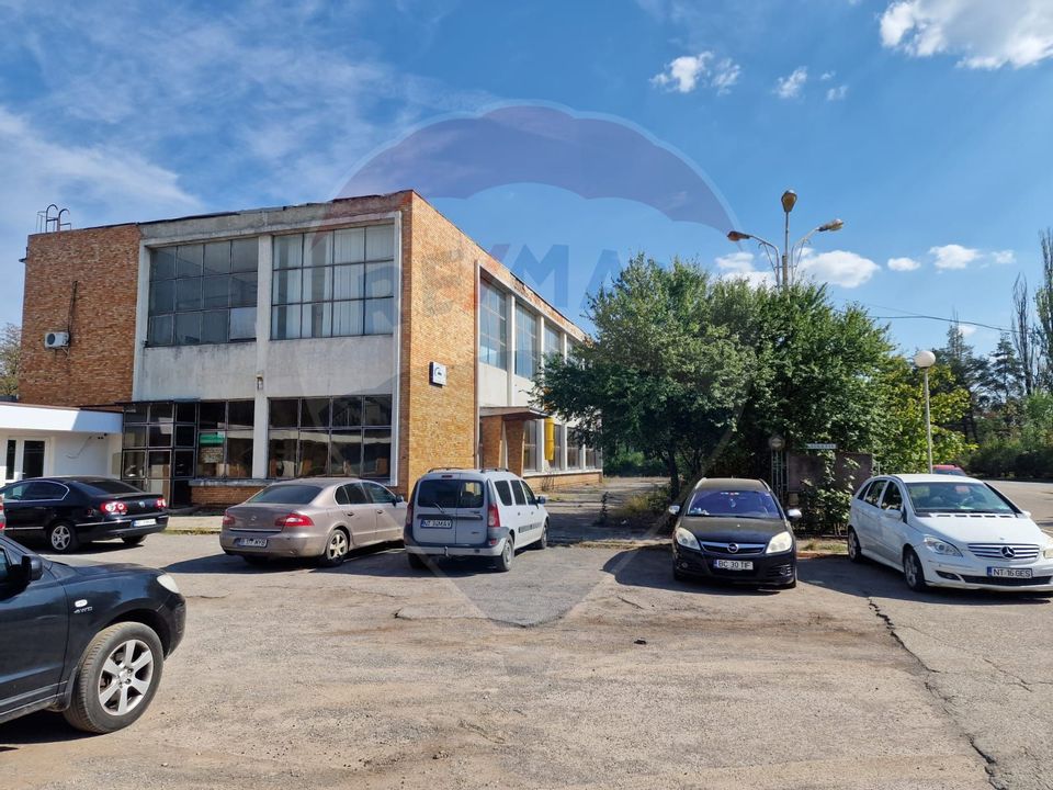 700sq.m Commercial Space for sale