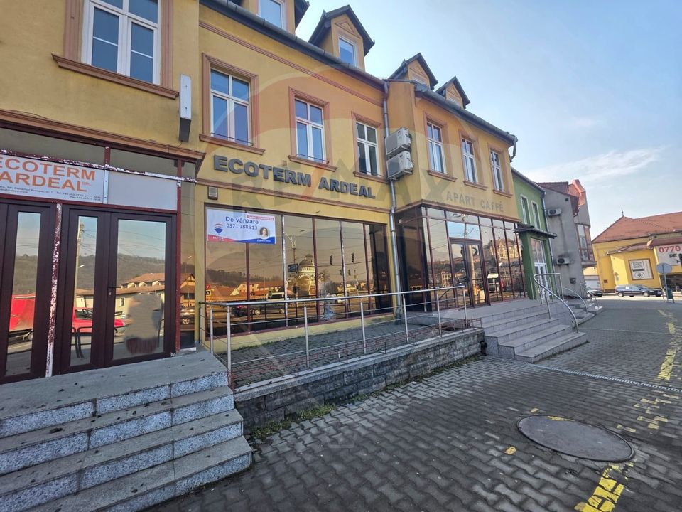 120sq.m Commercial Space, Ultracentral area