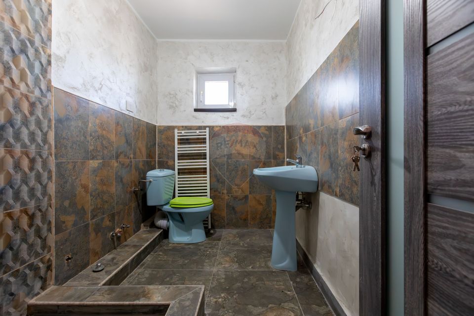 Apartament cu 3 camere de vânzare