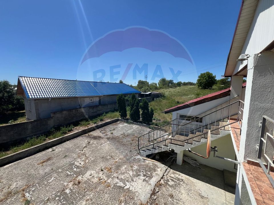 Casă / Vilă cu 5 camere de vânzare