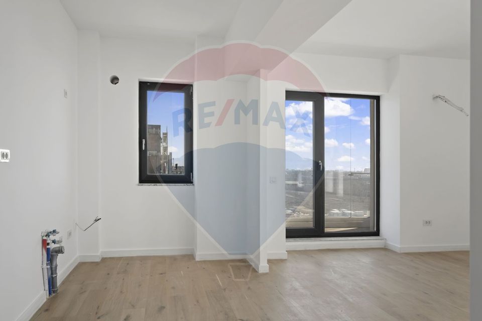 Large 2-room apartment for sale in Pipera area