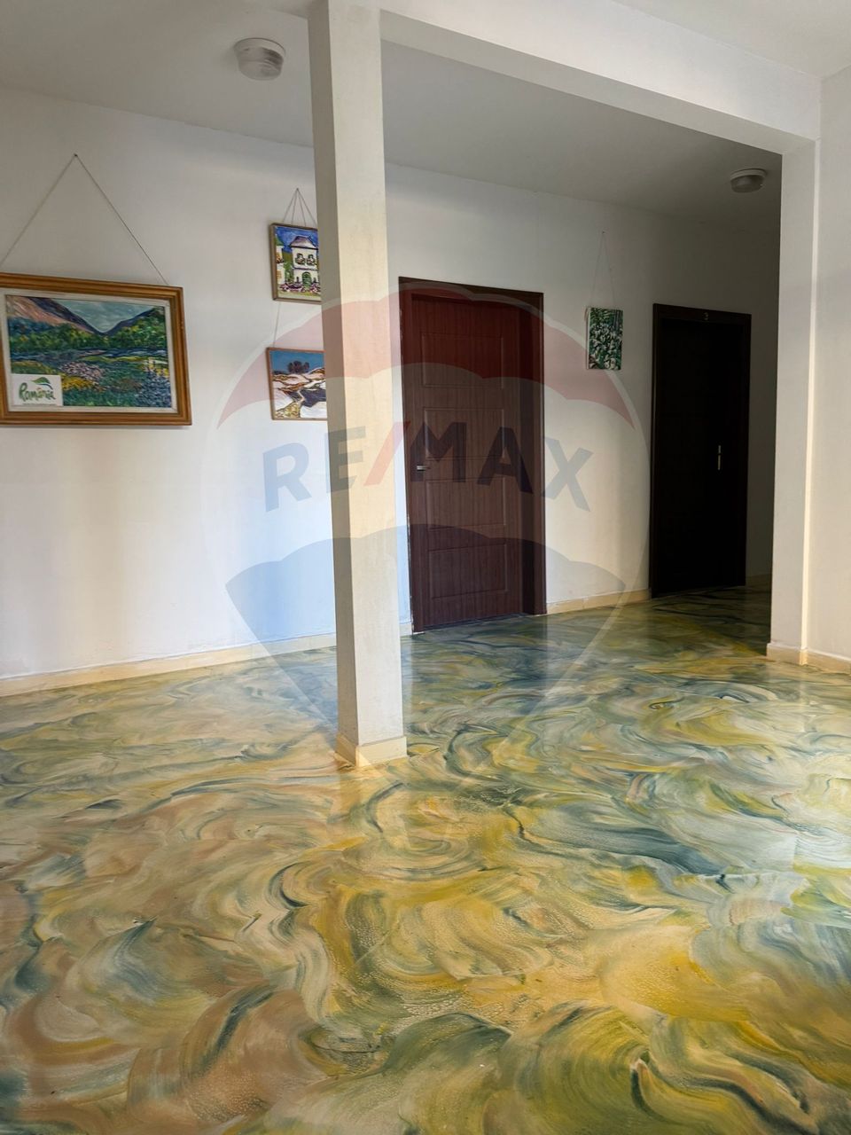 Pensiune cu 23 camere de vânzare in Mamaia Sat