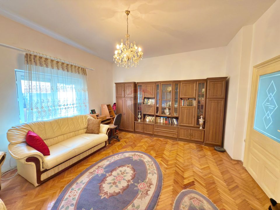 Apartament cu 2 camere de vânzare în zona Ultracentral