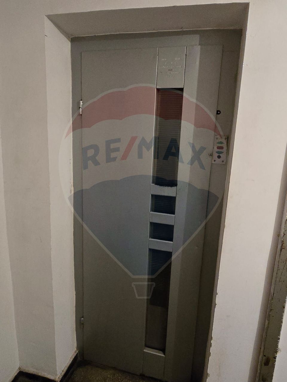 4 room Apartment for sale, 1 Decembrie 1918 area