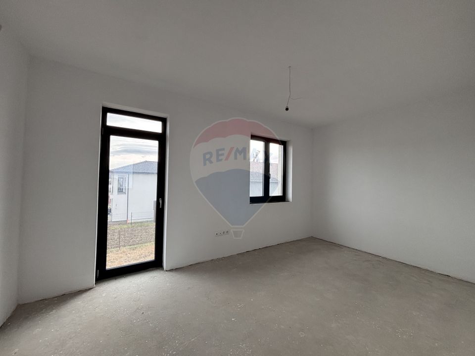 4 room House / Villa for sale