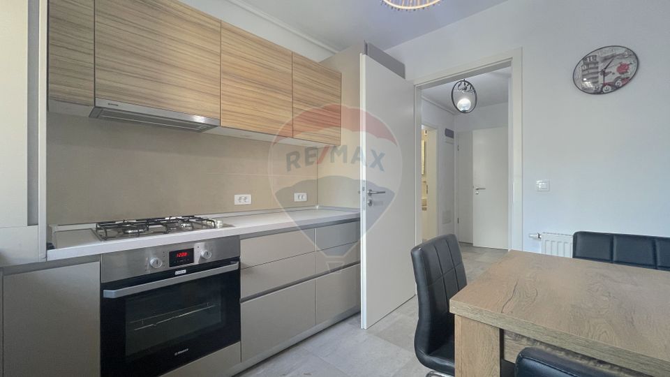 2 room Apartment for rent, Tractorul area