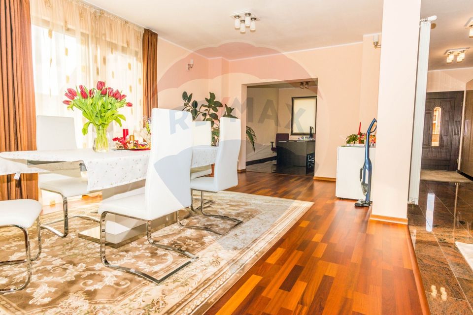 Vila in stil  mediterenean, lux,  în statiunea balneoclimaterica Covasna