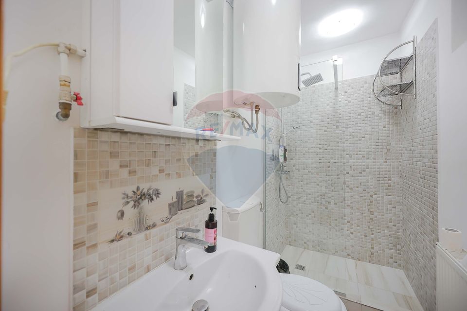 11 room Hotel / Pension for sale