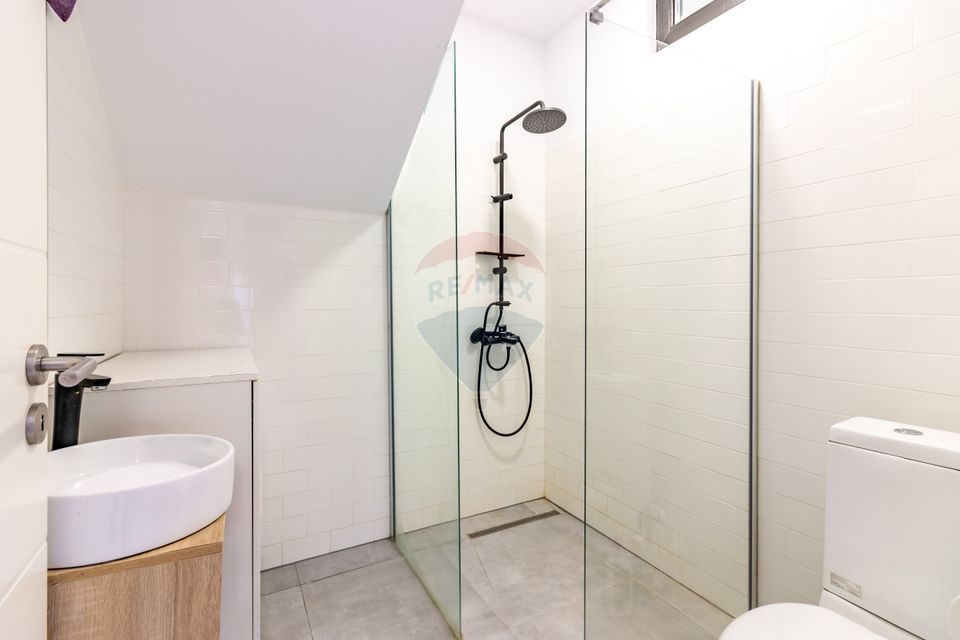 House / Villa with 5 rooms for sale, Laguna Albastra, str. Farms