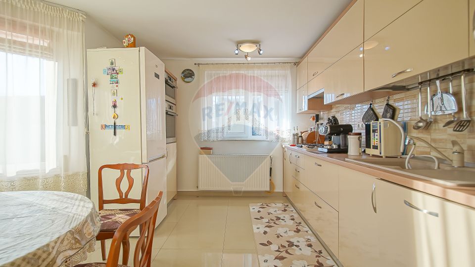 4 room House / Villa for sale