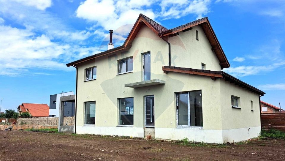 5 room House / Villa for sale