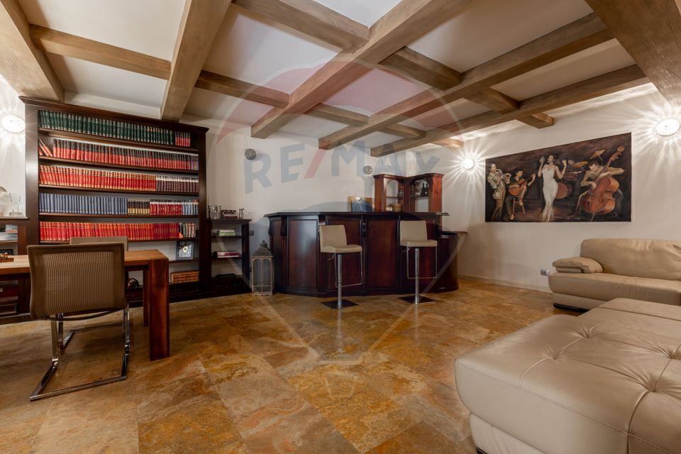 Casă spectaculoasă în Mediaș – reședința antrenorului Cristi Pustai