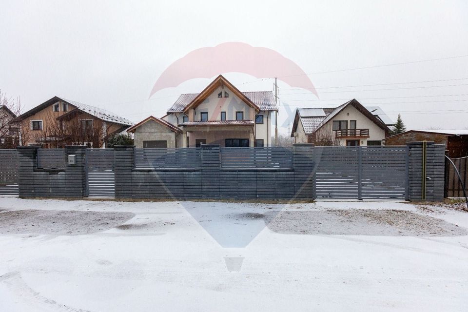 Casă / Vilă cu 4 camere de vânzare în Cartier - Gheraiesti