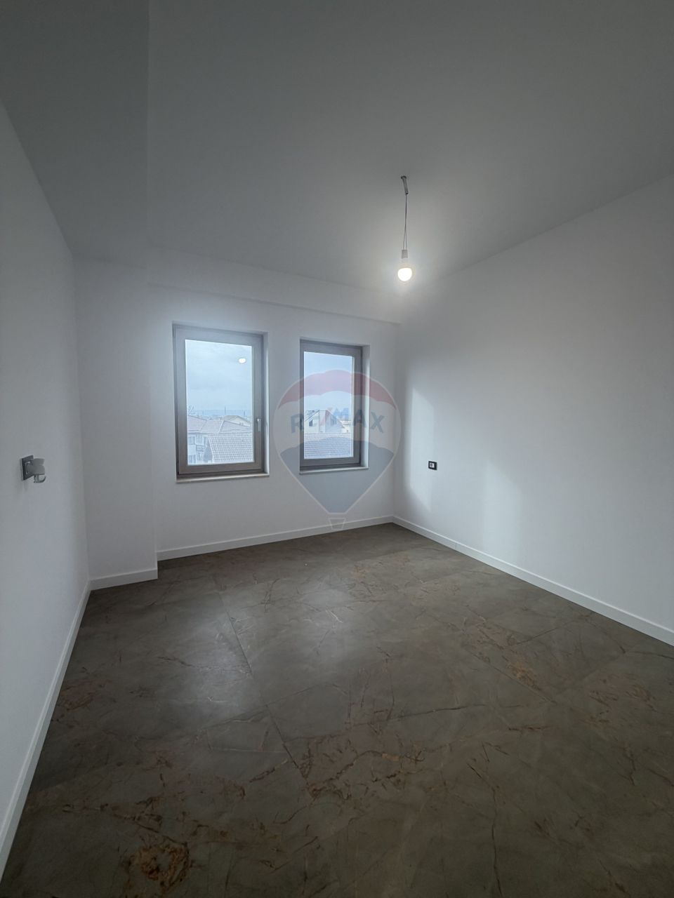 3 camere, Central, bloc nou, etaj 2, lift