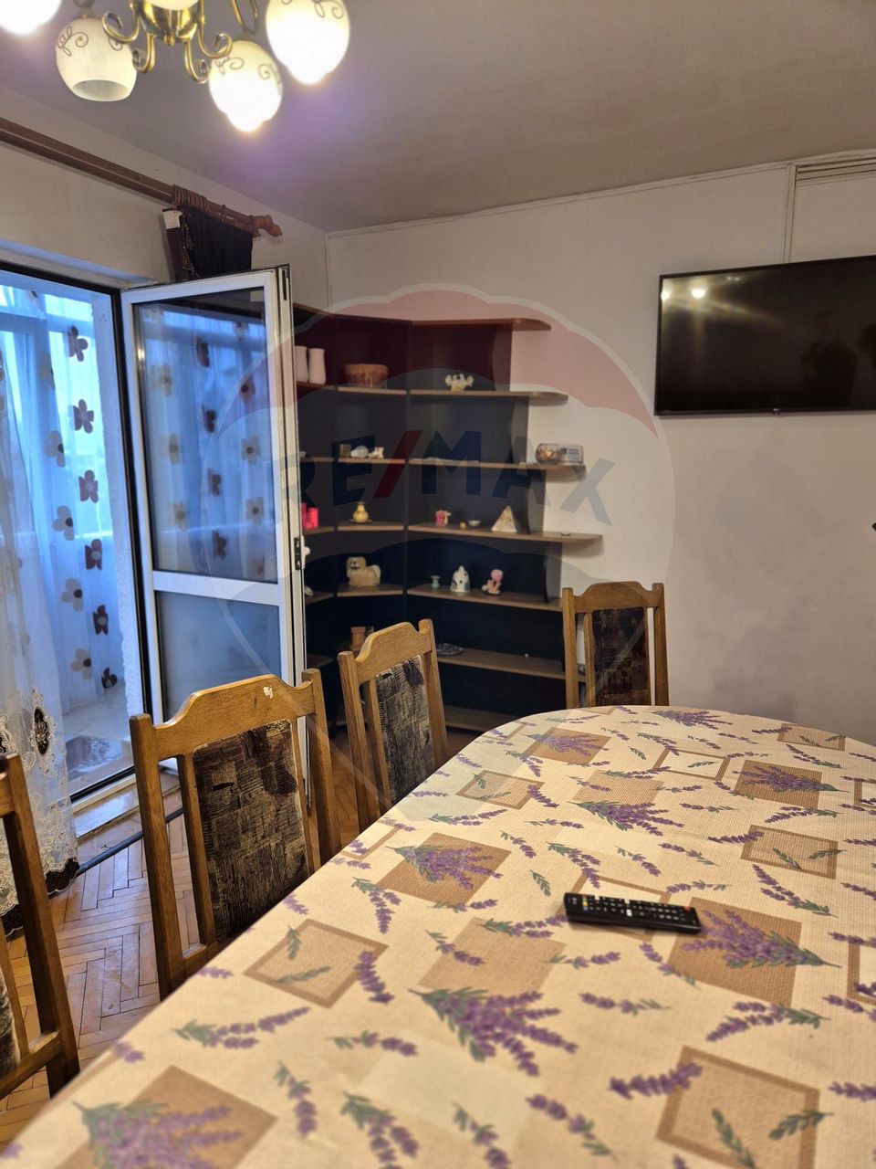 Apartament cu 4 camere de vânzare în zona Central