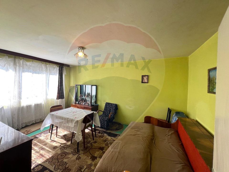 Apartament cu 2 camere decomandate de vânzare în zona Narcisa