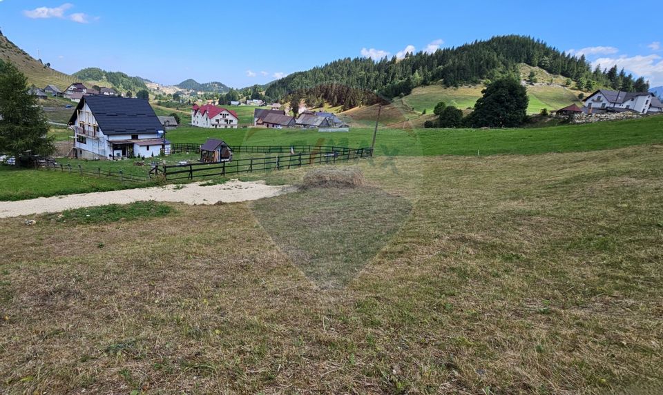 Teren la inaltime, 1034mp, Fundata- cea mai inalta localitate din tara