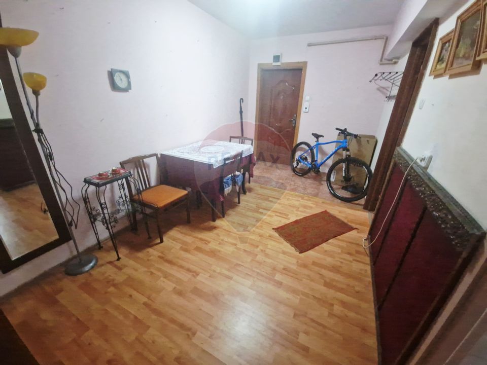 Apartament cu 2 camere de vânzare în zona Maratei