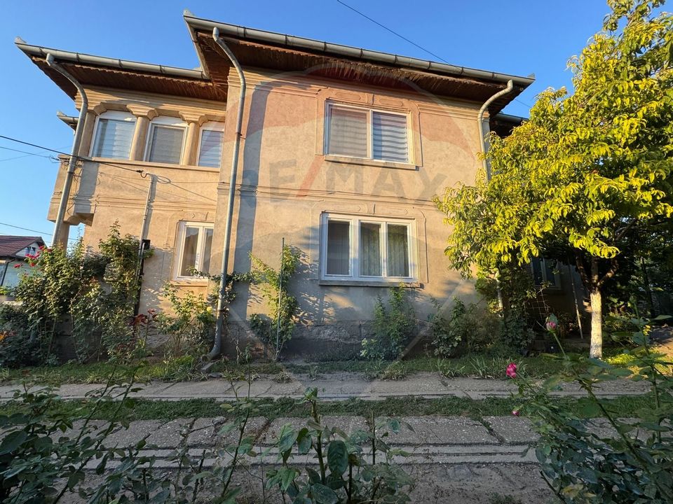 Casă / Vilă cu 7 camere de vânzare în zona Central