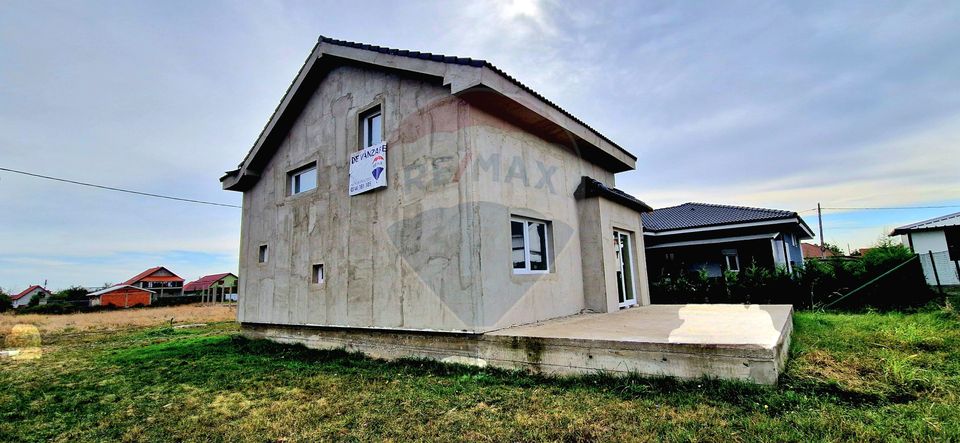 4 room House / Villa for sale