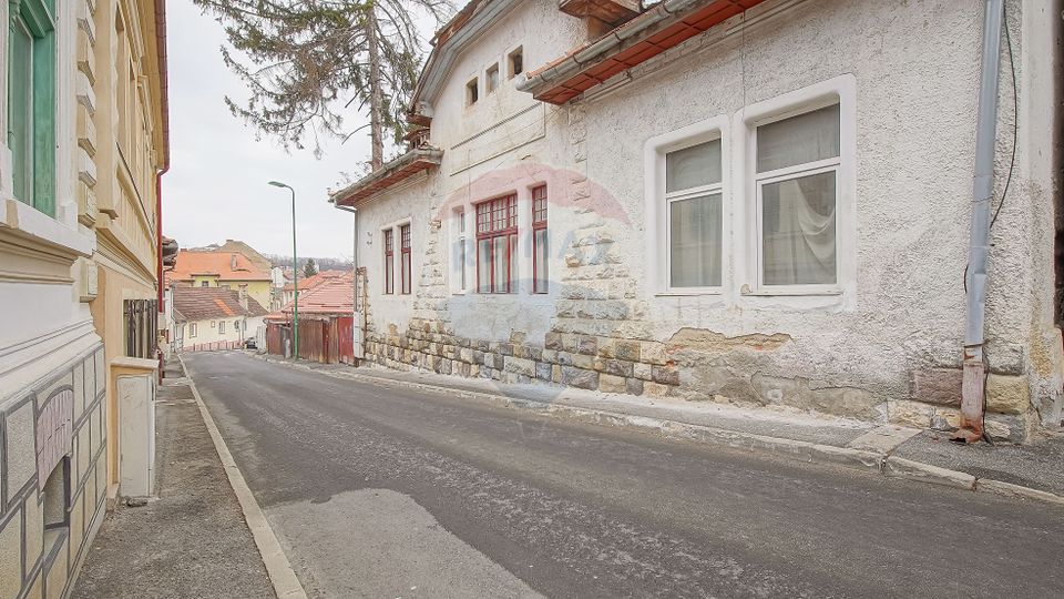 Comision 0% | Garsonieră la casă, curte comună– Matei Basarab