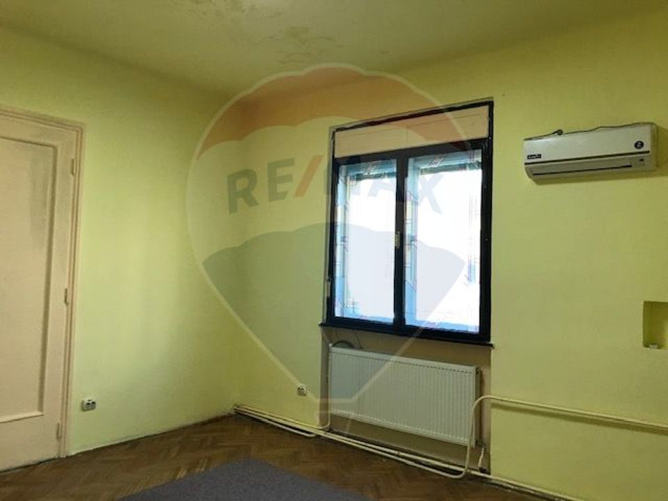 33sq.m Commercial Space for rent, Ultracentral area