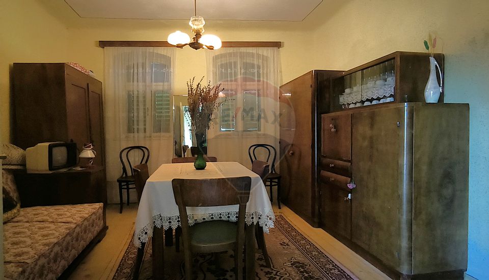 Casă / Vilă cu 4 camere de vânzare