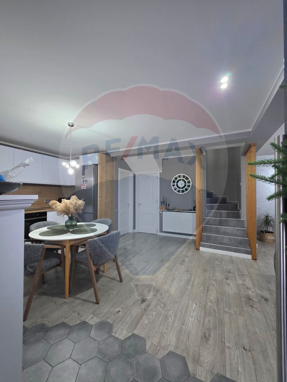 Casa noua Strada Aviatorilor Medias