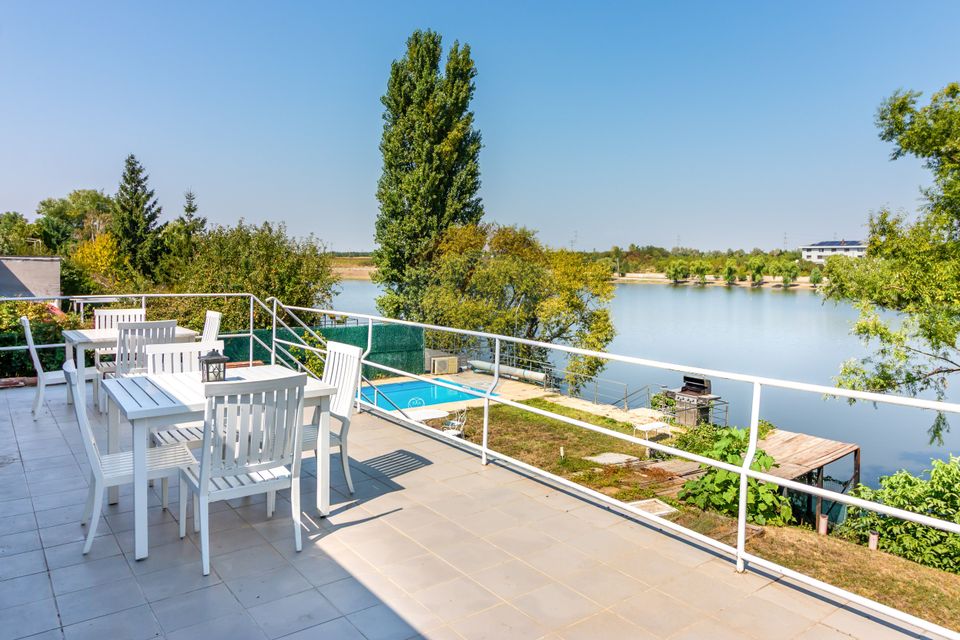 Vanzare Vila 5 camere cu terase mari si priveliste directa la lac